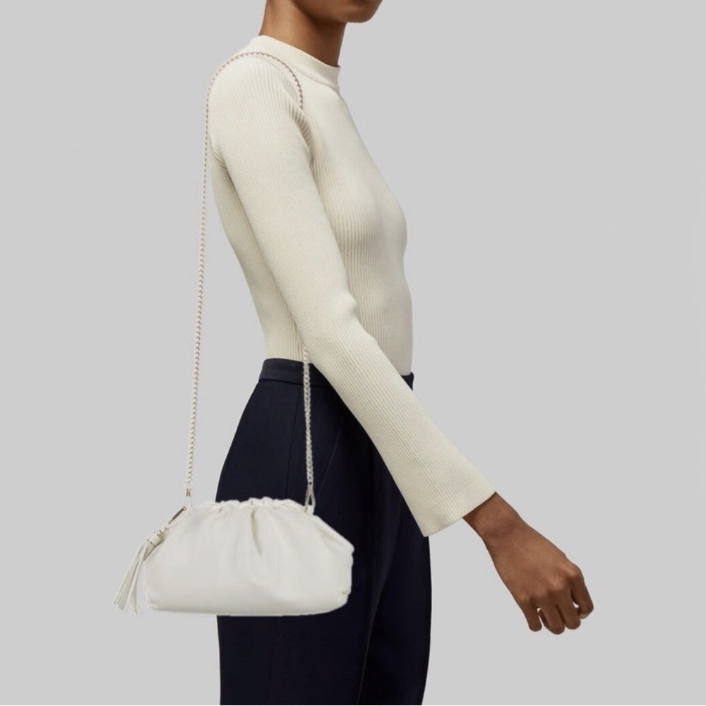 NWT $110 UNDERSTATED LEATHER CLUTCH